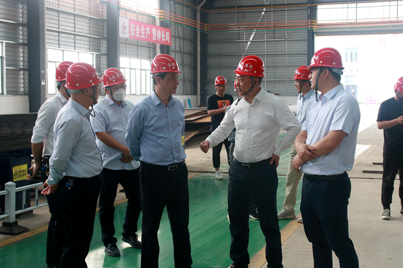 蕪湖市住建局黨委書記、局長朱發(fā)沐一行到安徽建工鋼構智能制造有限公司調研2